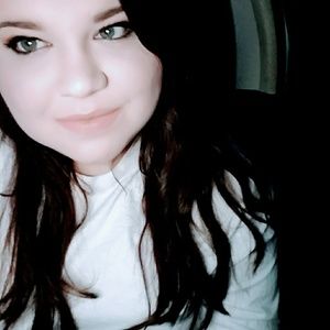 Meet your Posher, Carly ❤