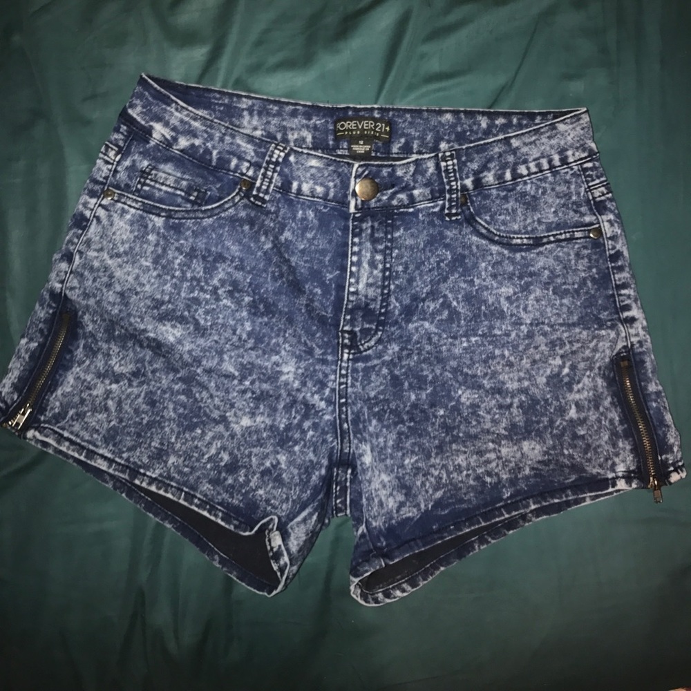 Acid Wash jean shorts! Forever 21 Plus, Size 12