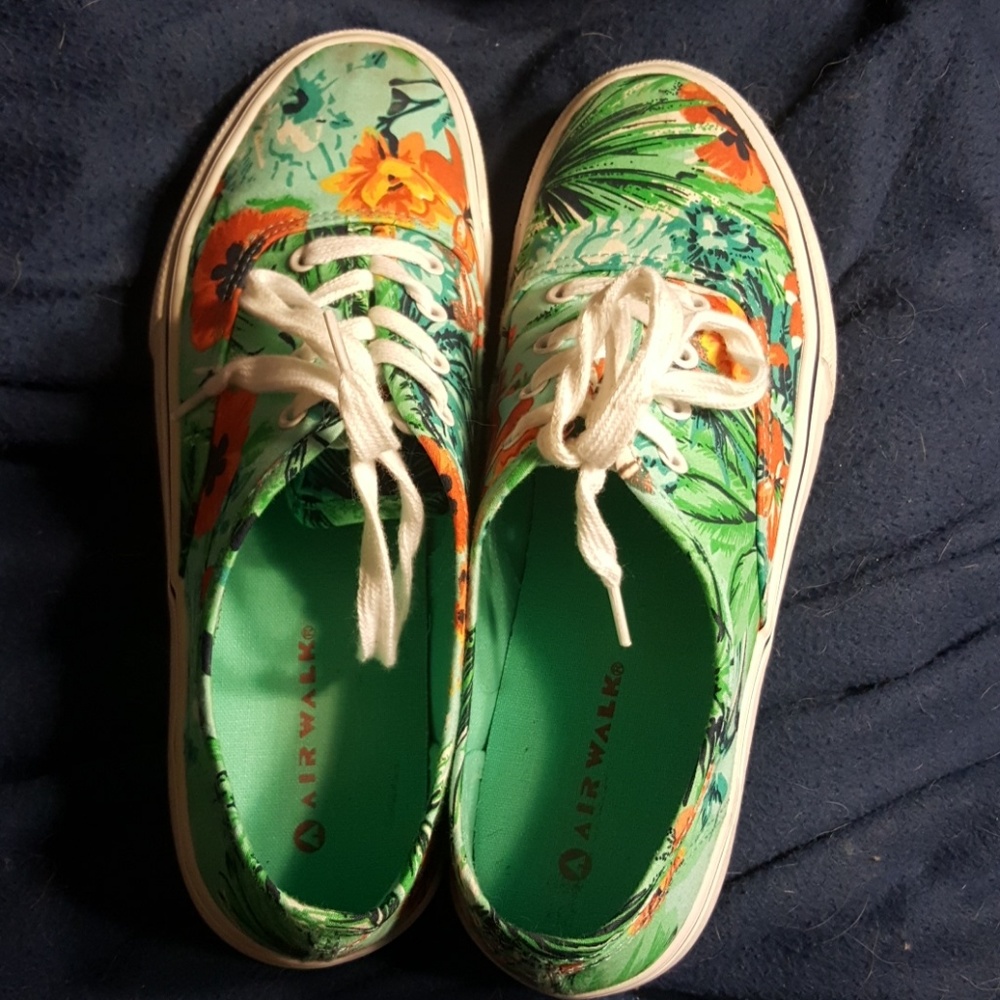 Airwalk tropical