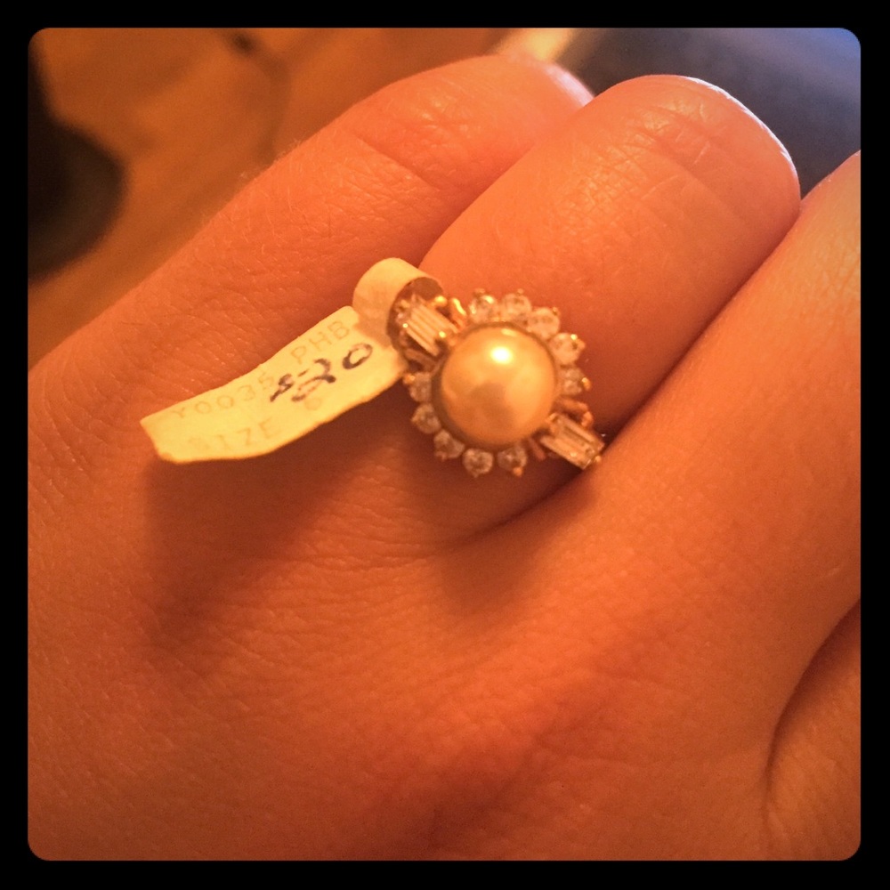 Gold, silver and pearl ring