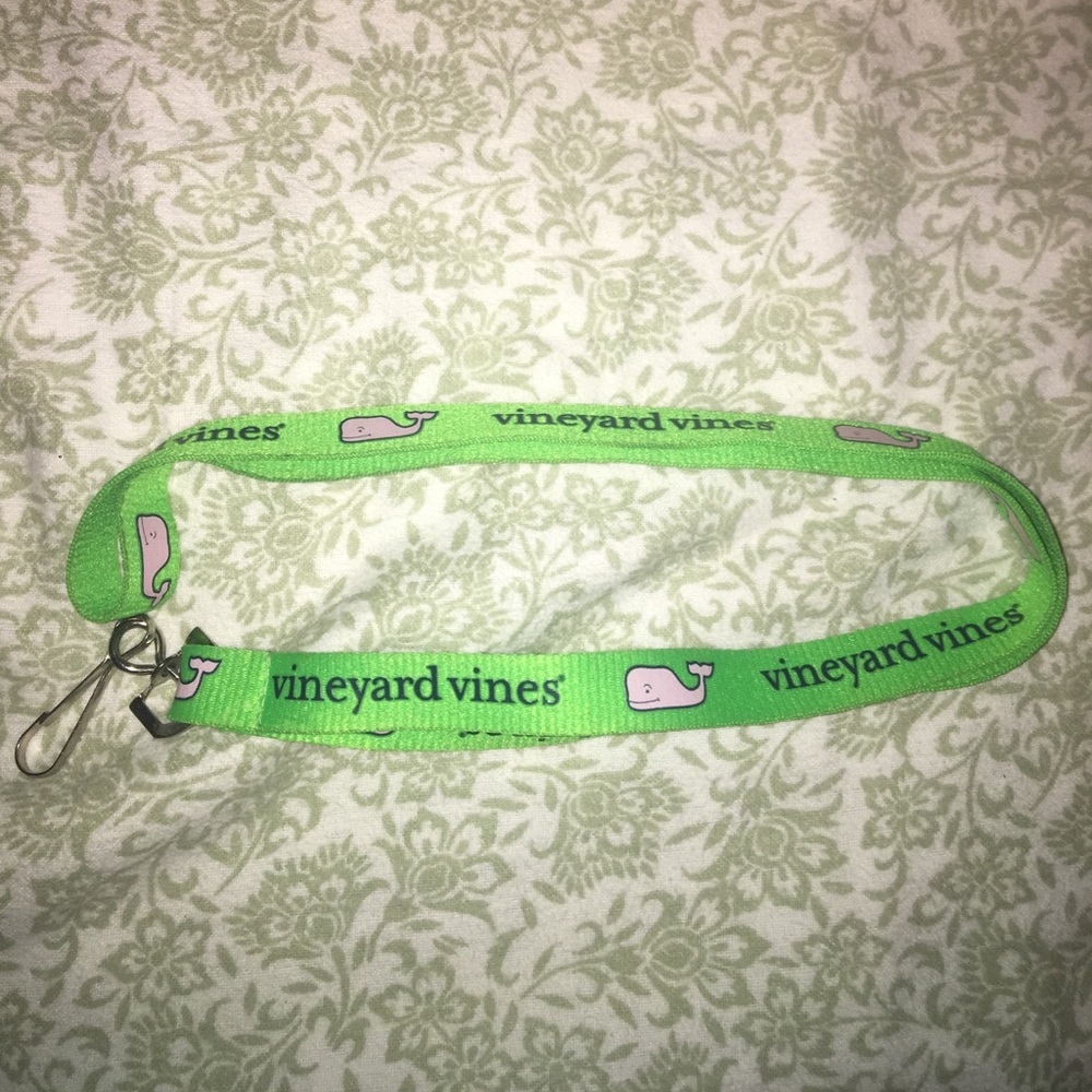 Bright green vineyard vines lanyard