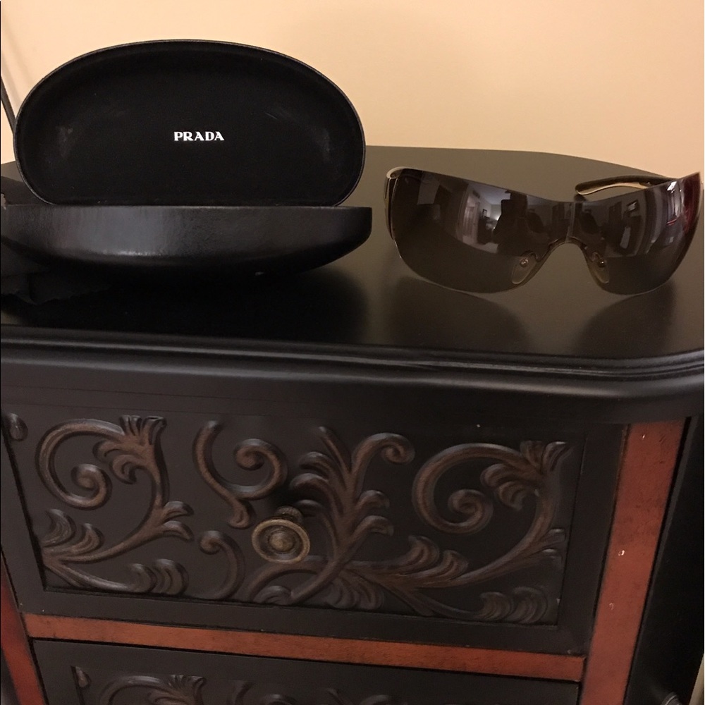 Black Prada Sunglasses with Case