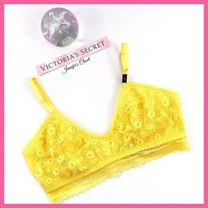 •Victoria’s Secret• Unlined Lace bralette