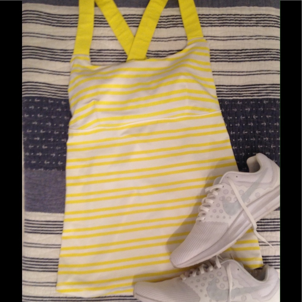 LULULEMON top