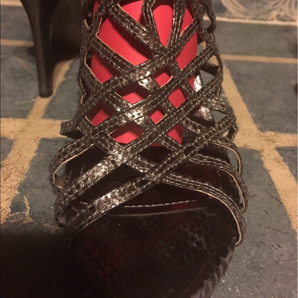 Fancy heels - Picture 7 of 8