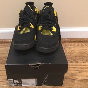 Jordan IV Thunder - Size 5 Youth