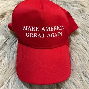 MAKE AMERICA GREAT AGAIN TRUCKER HAT