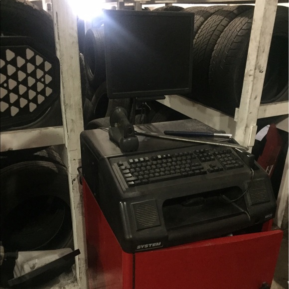 Hunter alignment machine - Picture 2 of 2