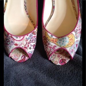 *VINTAGE* peep toe kitten heels