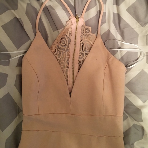 Pink lace dress - Picture 4 of 4