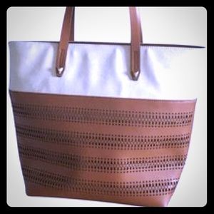 Hudson Saddle Tote