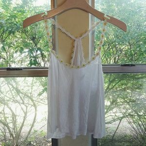 ✨white daisy tank✨