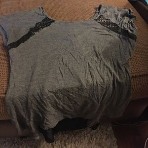 Cute high low black and grey top