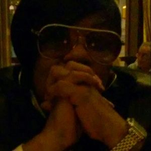 Meet your Posher, Robin