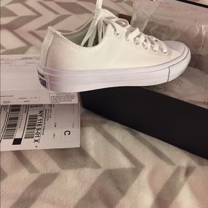 BRAND NEW NEVER WORN Converse Chuck Taylors WHITE