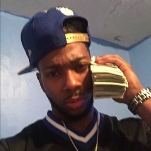 Meet your Posher, Max