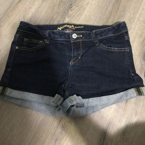 Shoet jean shorts