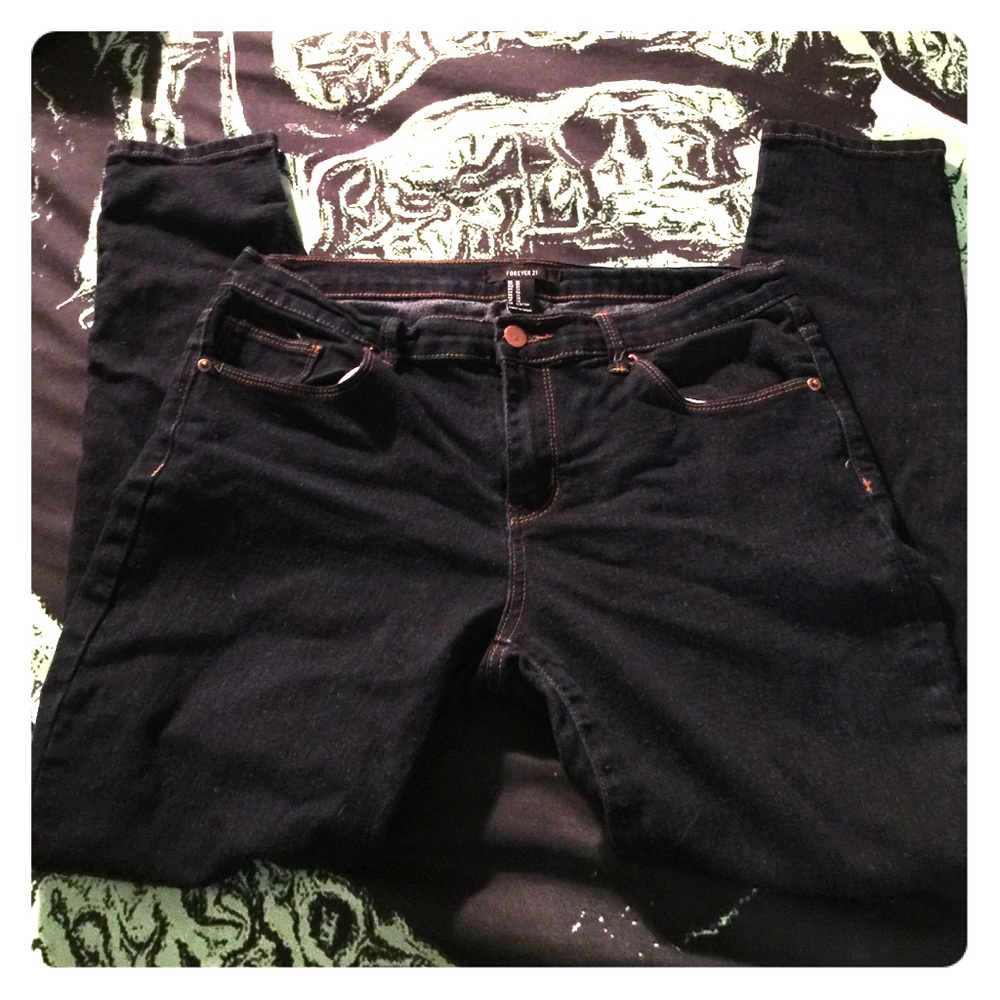 SALE! 💥basic closet staple of blue skinny jeans