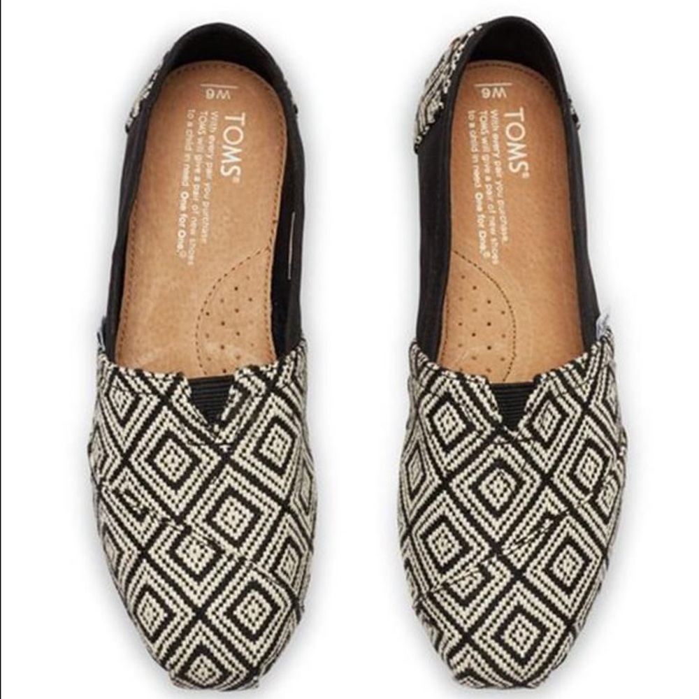 Black and White Toms
