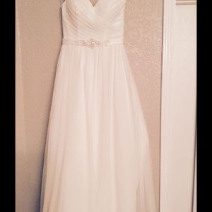 Wedding Gown David's Bridal dress size 4