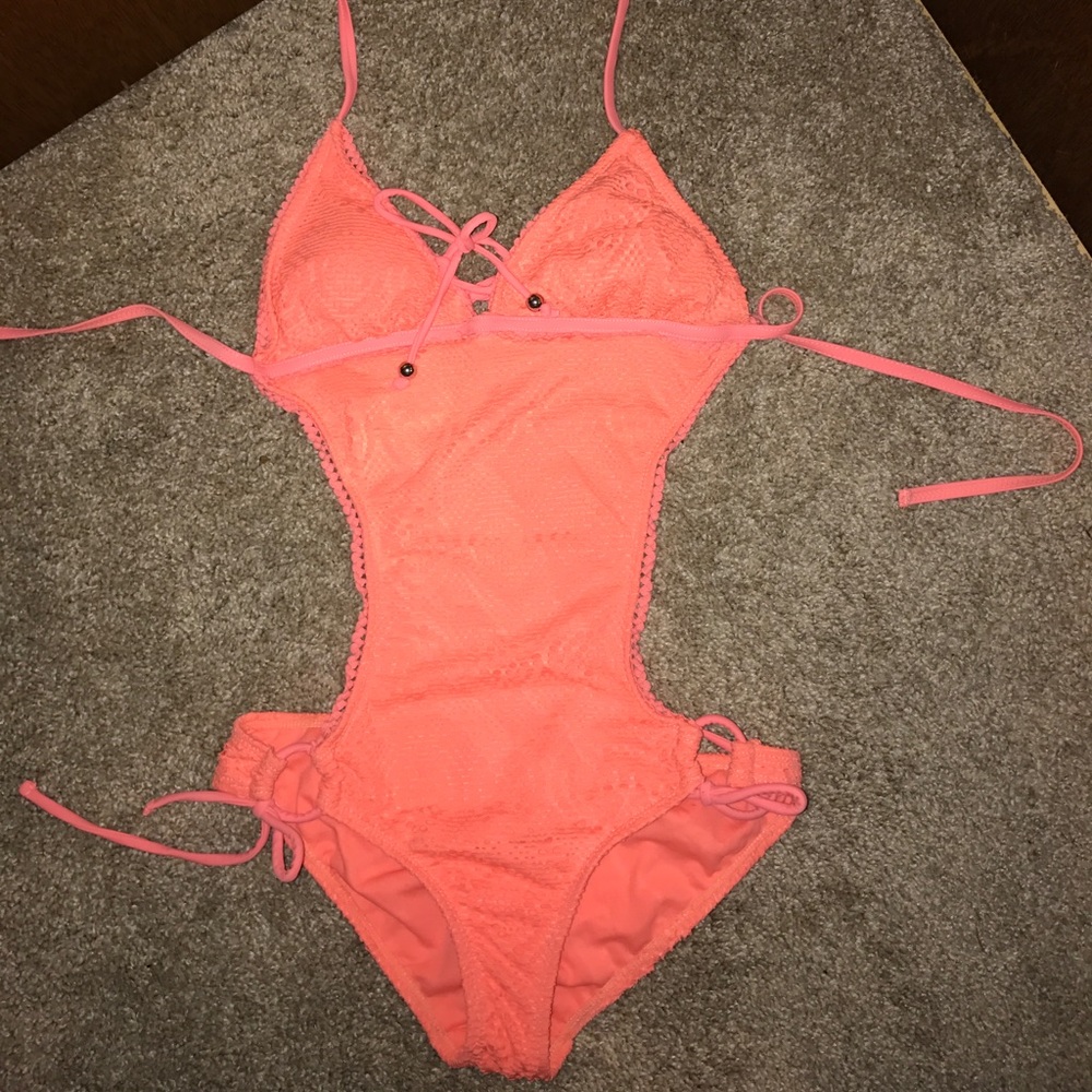 Sexy monokini bathing suit!
