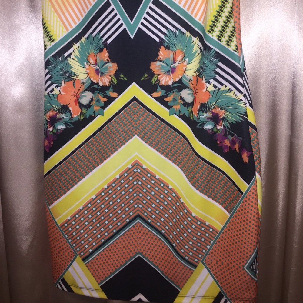Dress - Picture 3 of 6