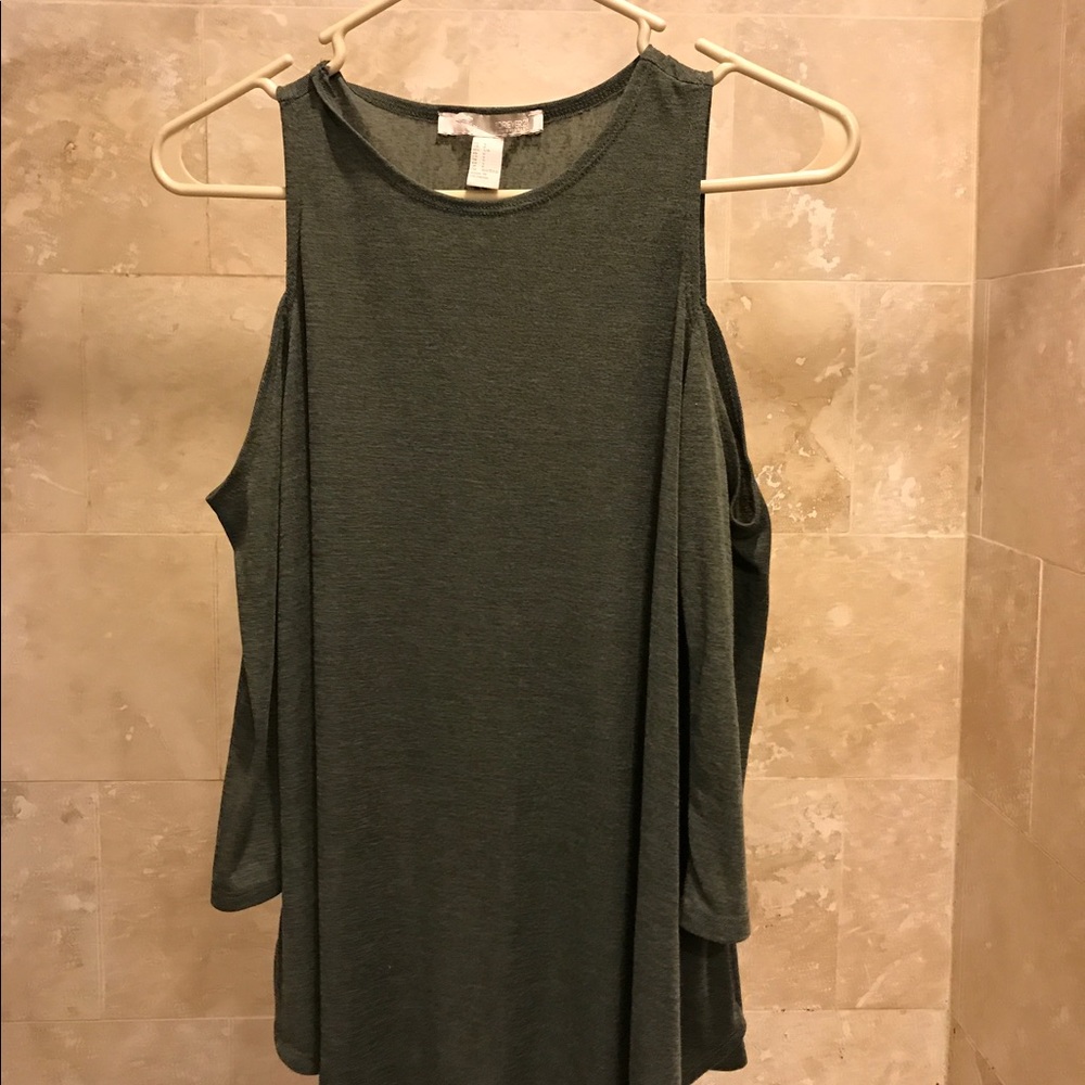 F21 Shoulder cut out shirt