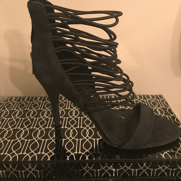 Shoes - Picture 4 of 5