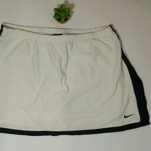 NIKE Dri-Fit skort size M
