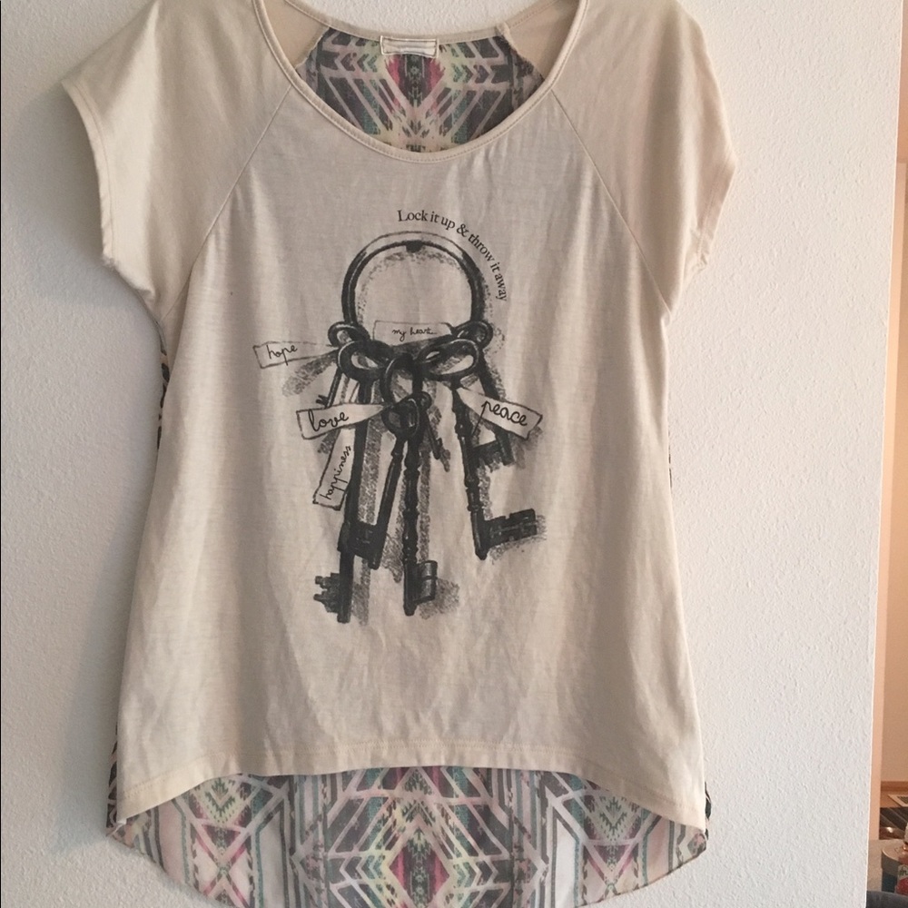 Aran's Den Tee Shirt Multicolored Geometric Back
