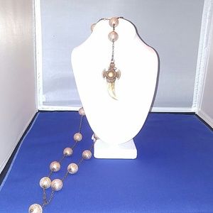 Decorative piece that can be worn as a belt.