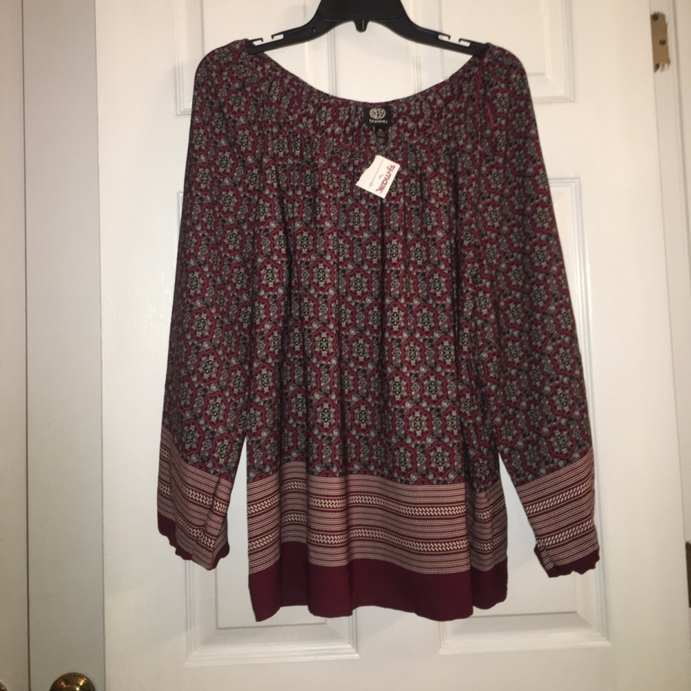 Bobeau Maroon pattern top