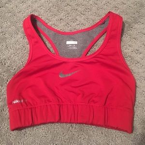 Nike pro sports bra
