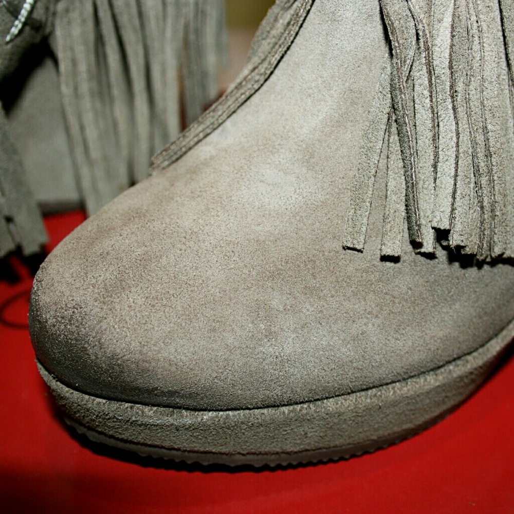 Fringed Suede Wedged Booties NIB - Picture 8 of 8