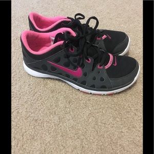 Nike tennis shoes pink and black 8.5