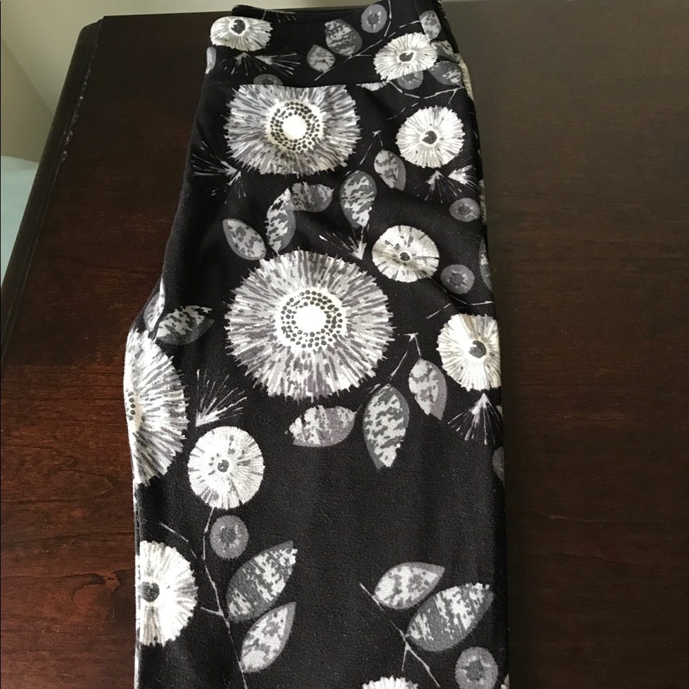 OS Lularoe leggings
