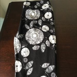 OS Lularoe leggings