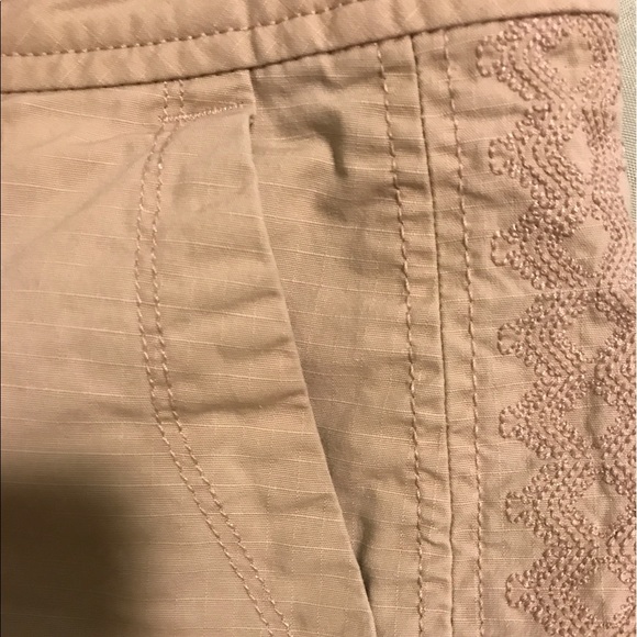 SOLD🎈🎈🎈🎈🎈🎈🎈Size 12 Eddie Bauer shorts - Picture 2 of 3