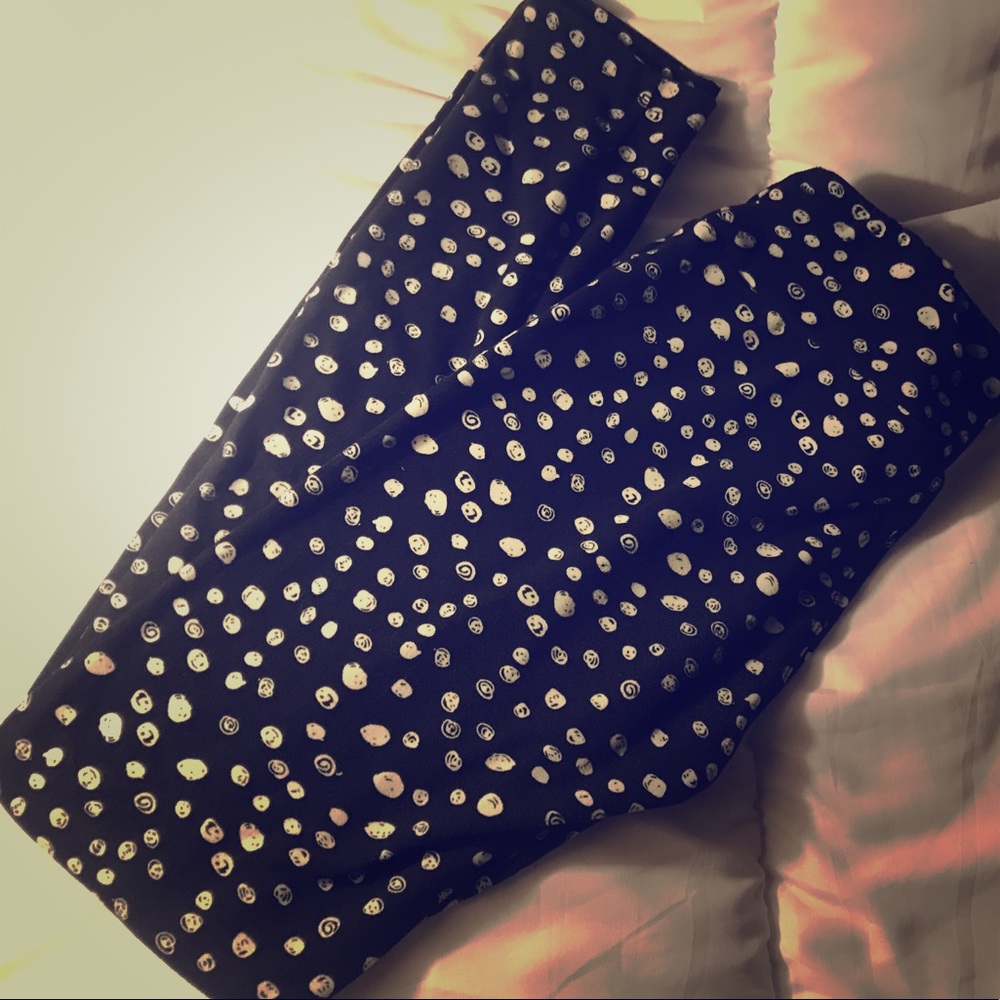 Lularoe Black polka dot leggings OS