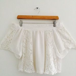 Off-the-shoulder top