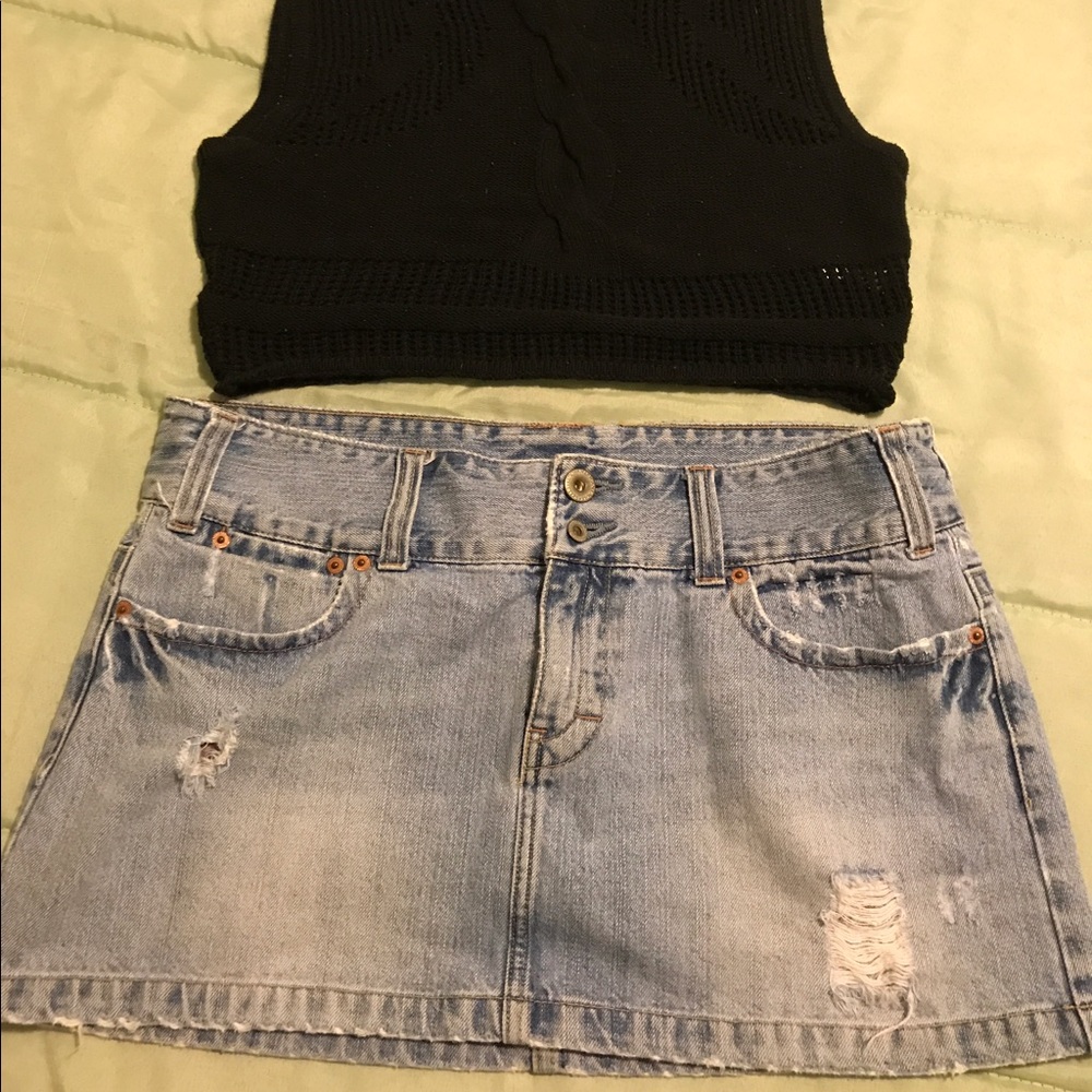 SOLD.   AE jean skirt