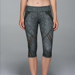 Lululemon Cool to Street Crop