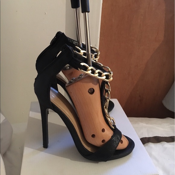 Shoes 👠  👠👠👠 - Picture 2 of 4