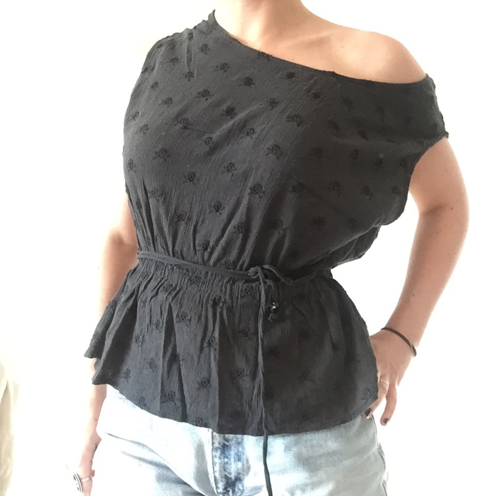 H&M Black Off The Shoulder Skull Peplum Top
