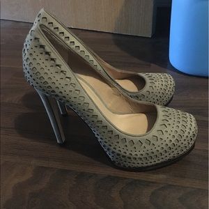 Pour La Victorie taupe suede 6.5