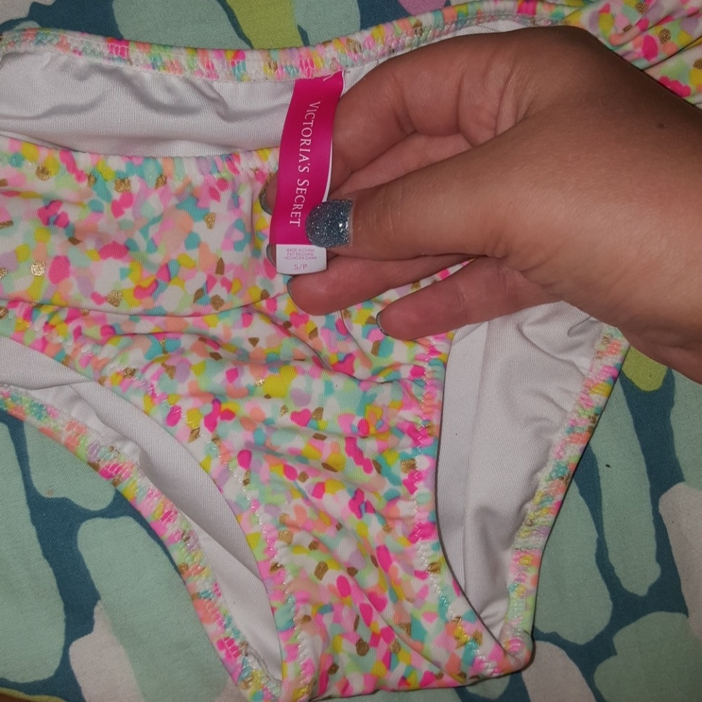 Bathing suit 👙 - Picture 2 of 4