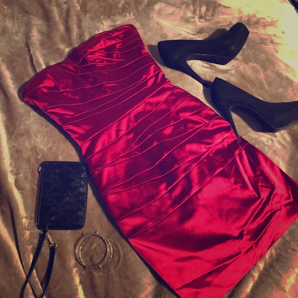 Red bebe dress
