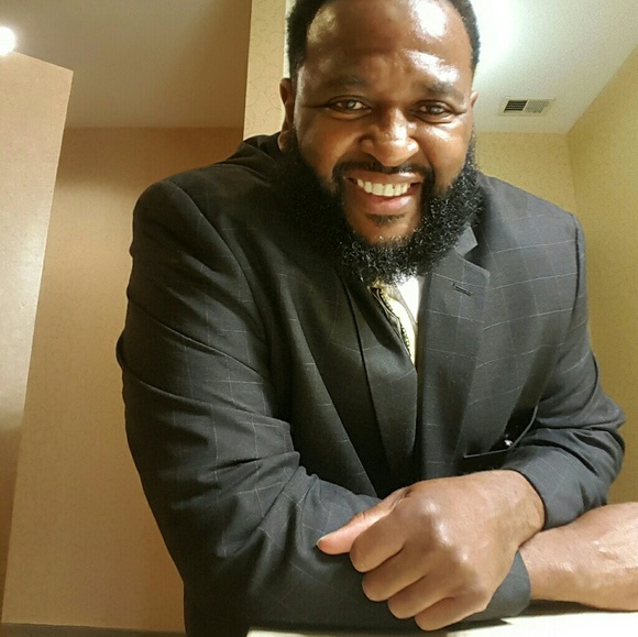 Meet your Posher, Kevin - Picture 1 of 1