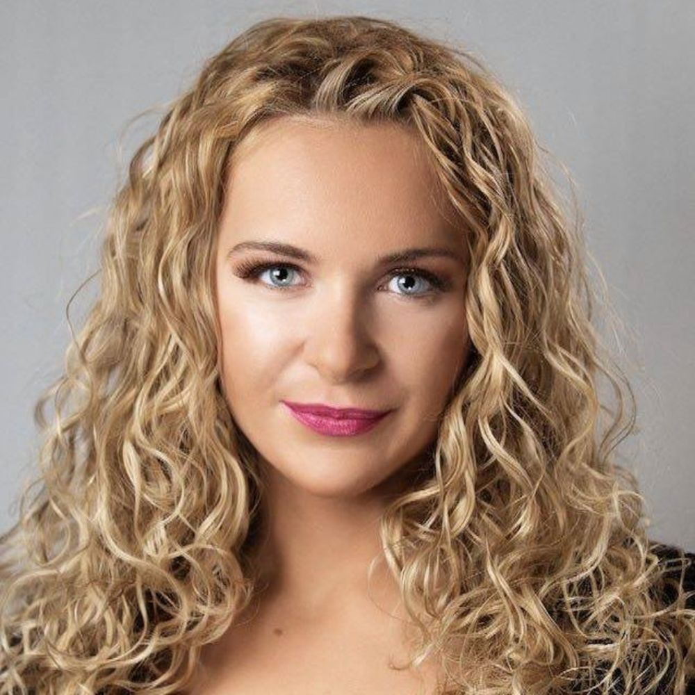 Meet your Posher, Yuliana