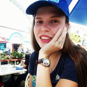 Meet your Posher, Danielle